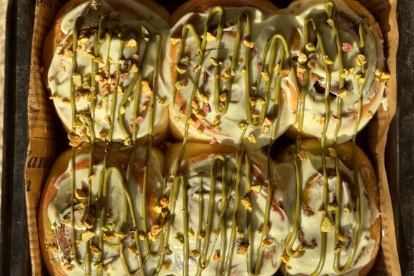 Rolice s kremom od pistacije