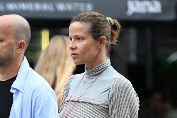 Ulična moda šik trudnica sa zagrebačke špice 2025. - 1