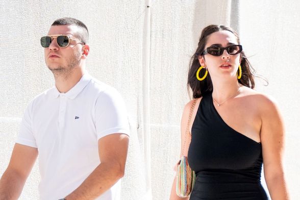 Ulična moda mladi par s djetetom iz Šibenika - 2