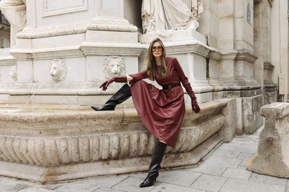 Odjeća od umjetne kože djeluje moćno