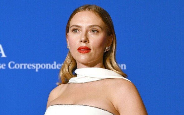 Poput Afrodite: Haljina Scarlett Johansson kao da je iz vremena zlatnog doba Hollywooda