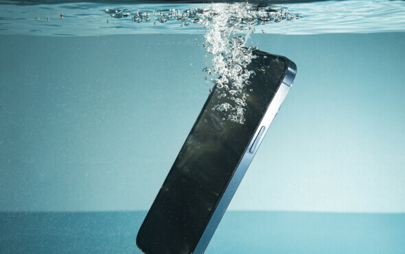Telefon u vodi