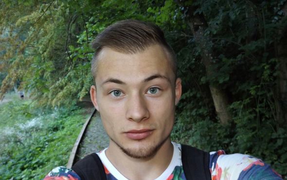 Facebook)
