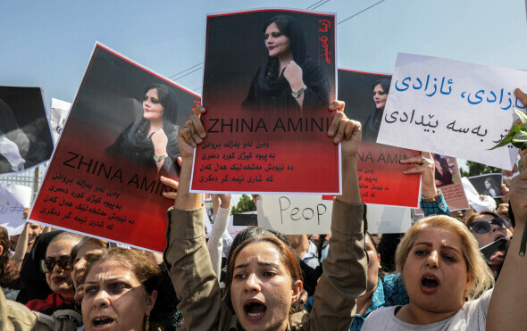 Prosvjed ispred veleposlanstva u znak solidarnosti sa sestrama u Iranu: "Zvala se Hadis Najafi, imala je 20 godina..."