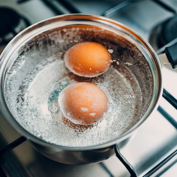 Sastojak koji pomaže da jaja ne popucaju tijekom kuhanja