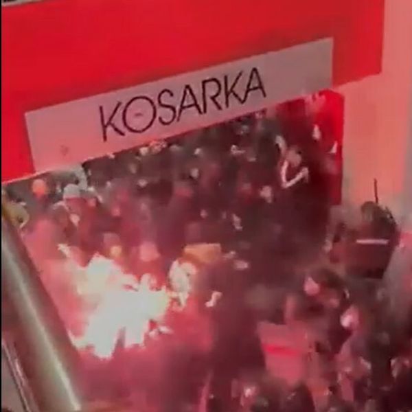 Ovako su krenuli neredi u Beogradu: Nastala je potpuna makljaža