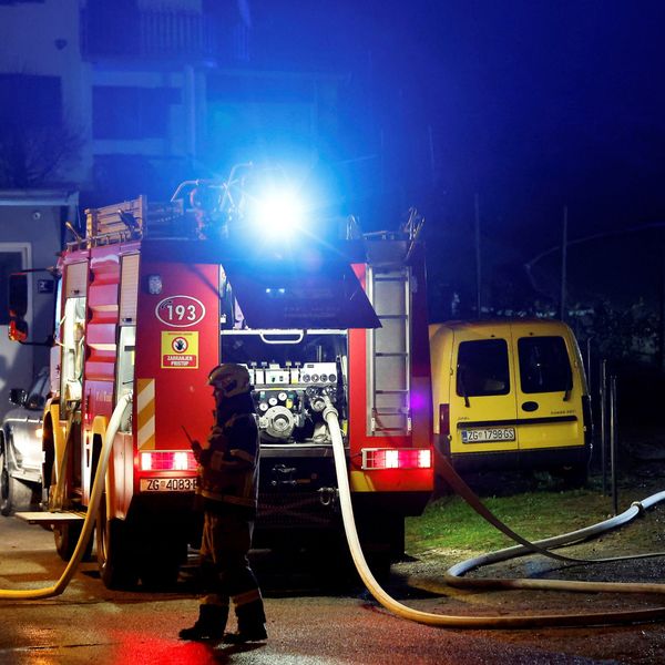 Tragedija u Zagrebu: Izbio požar kuće u izgradnji, jedna osoba poginula