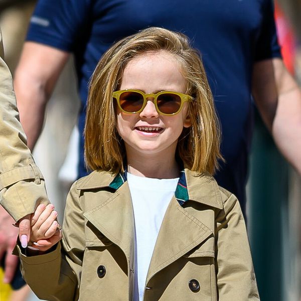 Bloom Tatarinov u mokasinama s mašnicom i baloneru na Stradunu