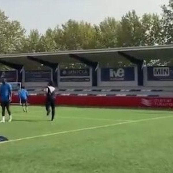 VIDEO Predsjednik kluba jurio muslimanske igrače sa svinjetinom u ruci i urlao: "Jedite!"