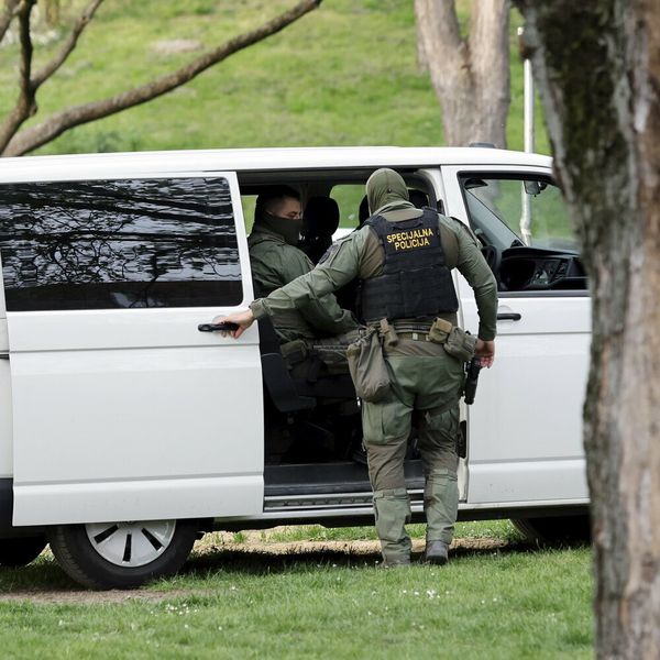 Drama u Zagrebu: Specijalci i Hitna okružili neboder zbog krizne situacije