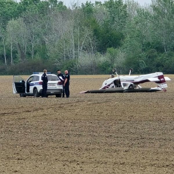 Prinudno sletio zrakopov na istoku zemlje: Hitne službe na terenu