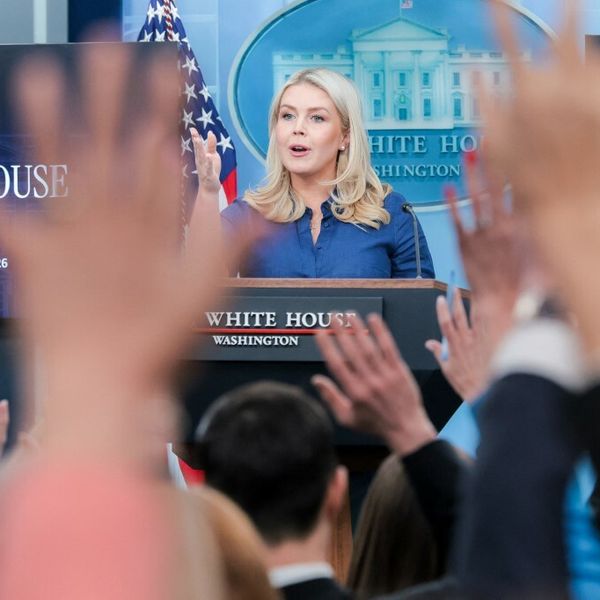 DOSJEI X U STVARNOM ŽIVOTU: General i nuklearni fizičari bježe iz vlastitih domova, Bijela kuća tvrdi: "Nismo znali"