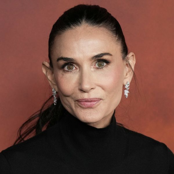 Demi Moore u suknji brenda Carolina Herrera 2026.