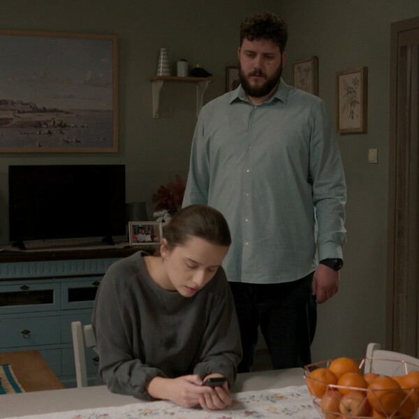 Kumovi: On brine za nju, a ona je prema njemu bezobrazna