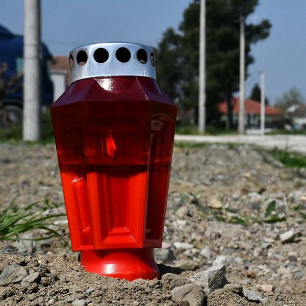 Kombijem udario tri pješakinje i pobjegao: Jedna je smrtno stradala