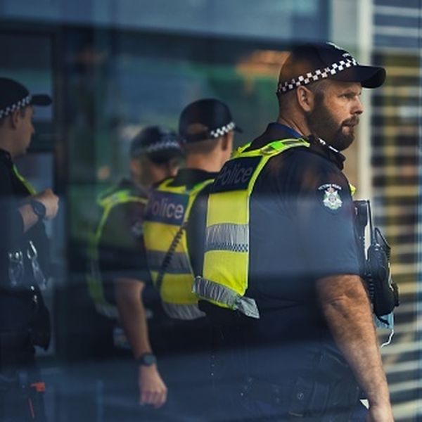 Australija: Automobil se zabio u skupinu