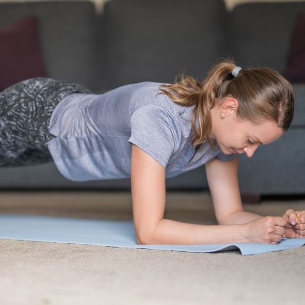Koliko dugo biste trebali moći izdržati plank? Evo kako stojite u usporedbi prema dobi