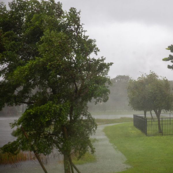 Hladna fronta donosi kišu, pljuskove i osjetno zahlađenje u većinu krajeva