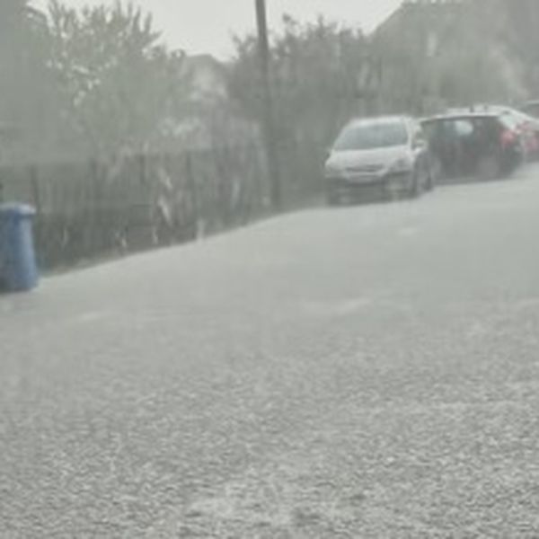 FOTO/VIDEO Ogulin je pogodila jaka tuča: Grad se zabijelio