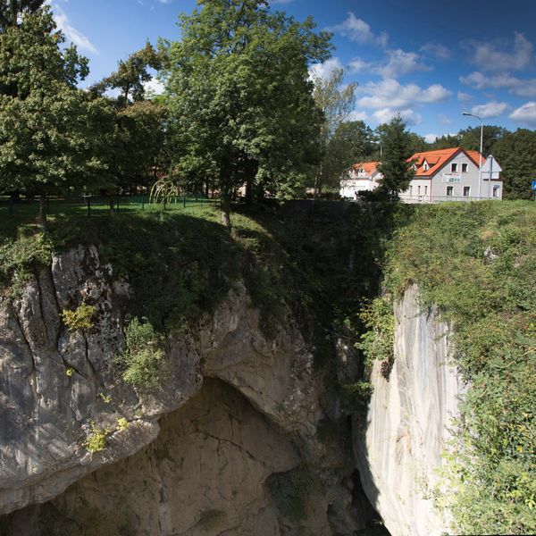 Đulin ponor: jedan od najneobičnijih prirodnih fenomena u Hrvatskoj