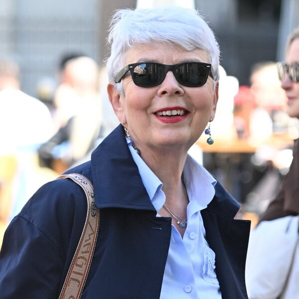 Dobro raspoložena Jadranka Kosor snimljena u centru Zagreba