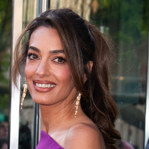 Amal Clooney u haljini s "repom" modne kuće Balenciaga