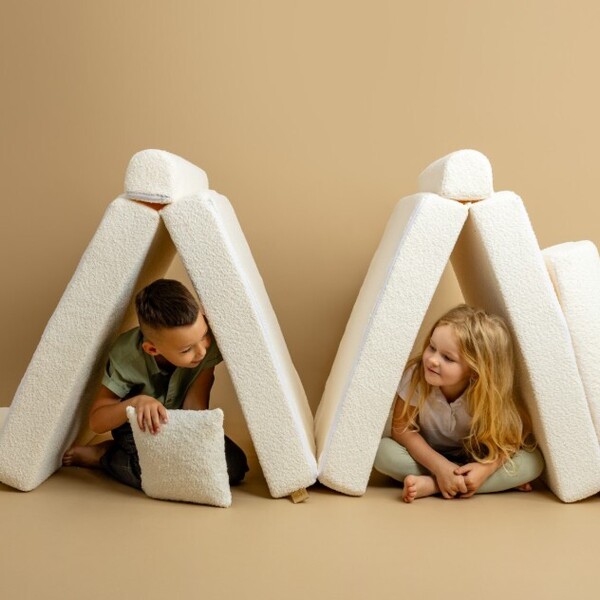 Dječja soba koja izlazi van: Modularne sofe koje prate igru i u domu i na terasi