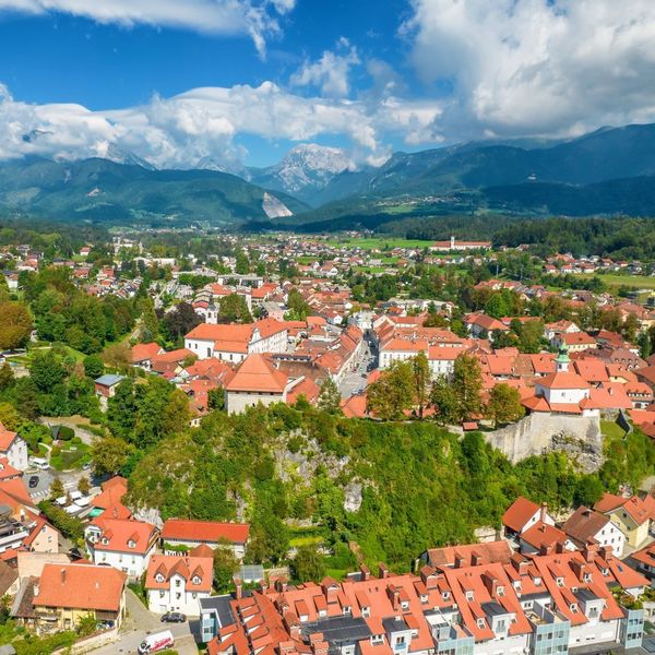 Alpe, mamuti, proklete grofice i craft pivo: Ovaj gradić u Sloveniji obećaje dobar provod za svaki ukus