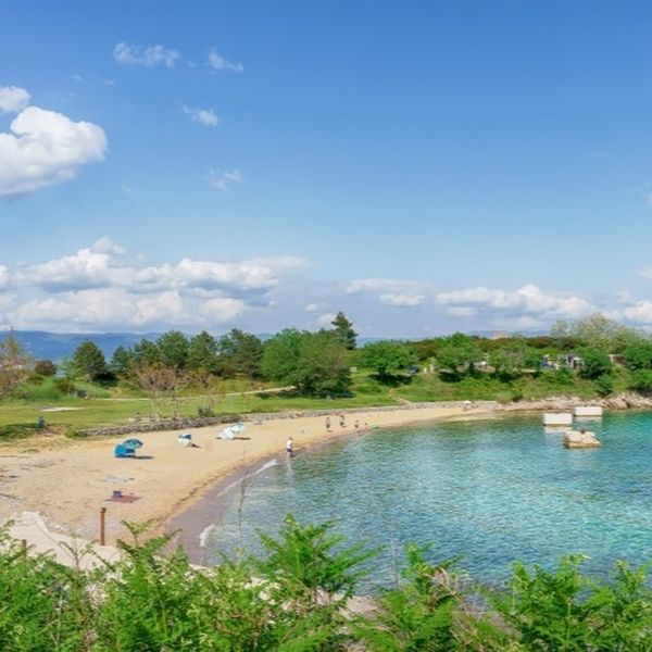 Jedina pješčana plaža na otoku, vino i uzbudljiva prošlost: Zašto vrijedi otići na izlet u Vrbnik