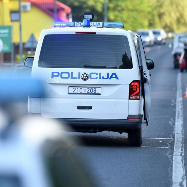 Tragedija u mjestu Luka: U sudaru automobila i motocikla poginula jedna osoba