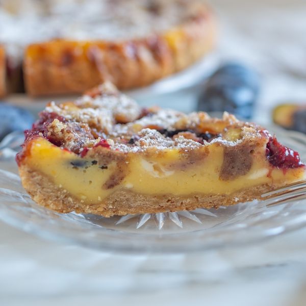 Recept za kolač s pudingom i šljivama