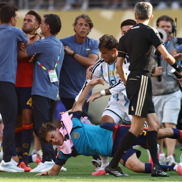 FIFA žestoko kaznila aktere kaosa nakon finala SP-a! Argentinac dobio 10 utakmica suspenzije