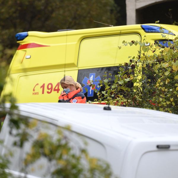 Nesreća kod Obrovca: Minibus s učenicima sletio s ceste