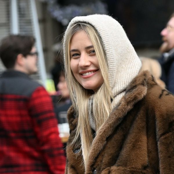 Street style mama iz Zagreba u ležernoj kombinaciji