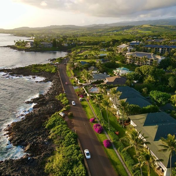 Kakva zemlja! Nedjeljom ne radi aerodrom, pista prelazi preko prometne ceste, a ljudi su najdeblji na svijetu