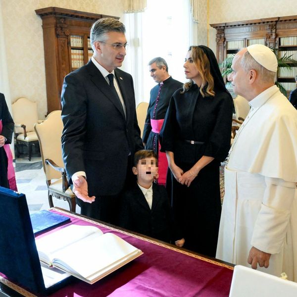 Ana Maslać Plenković u crnom izdanju kod Pape Lava XIV