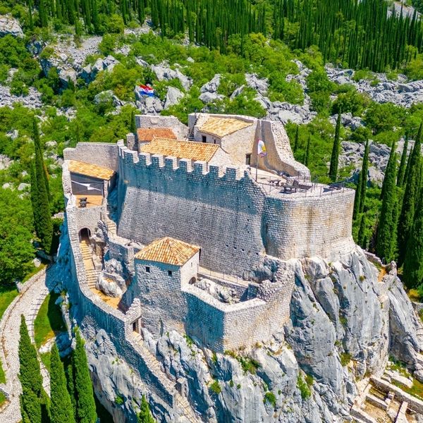 Sokol kula: Lijepa ratnica s hrvatskog juga koja pruža pogled koji nikada nećete zaboraviti