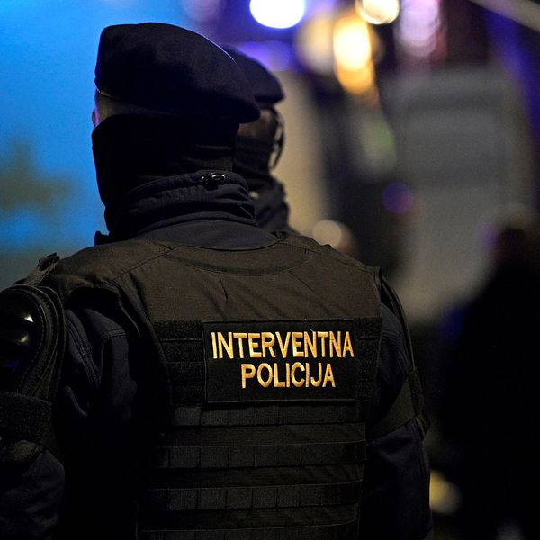 Kaos u zagrebačkoj Dubravi: Policija zaustavila okršaj Bad Blue Boys i Torcide?