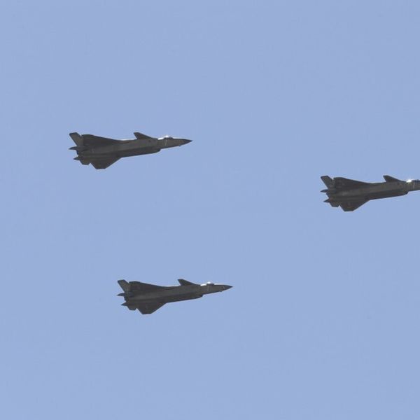 Japan tvrdi da s kineskog nosača zrakoplova nastavljaju intenzivne zračne operacije