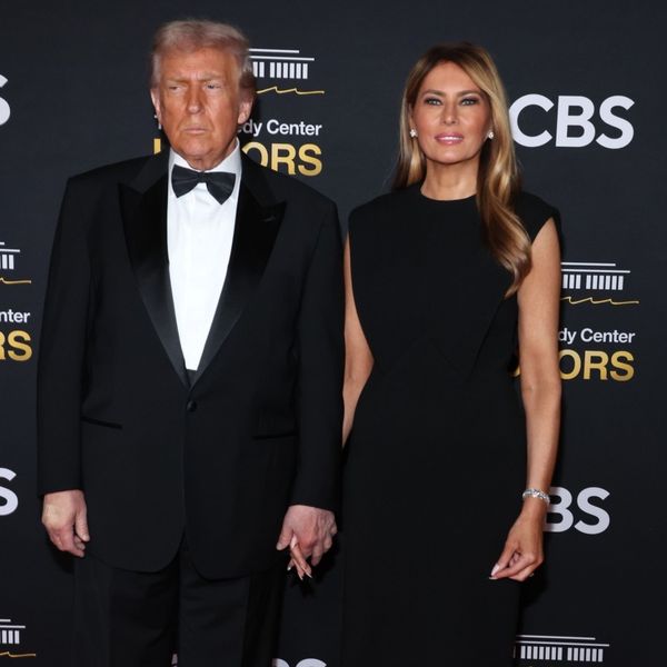 Izdanje Melanije Trump u crnoj haljini