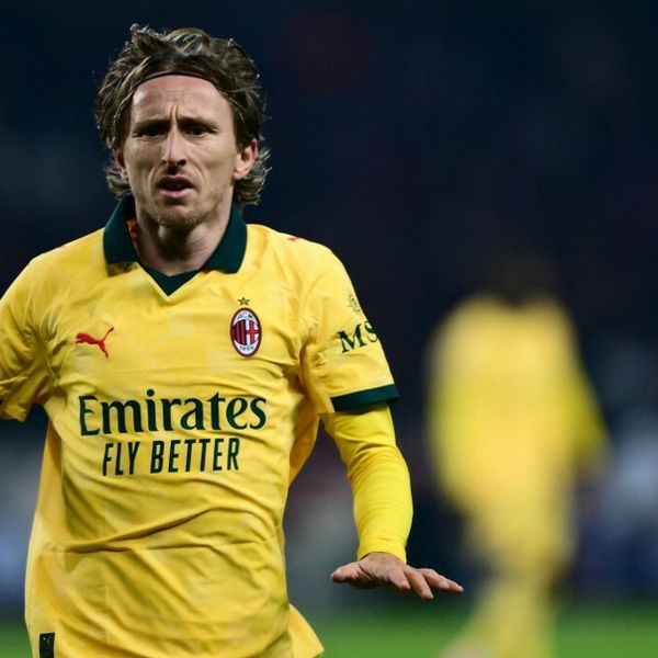 Nogometši Milana pobijedili su Torino s 2:3 u 14. kolu Serie A