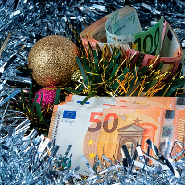 Evo kolike će božićnice dobiti zaposleni u državnim firmama: Neki se vesele, neki hvataju za glavu