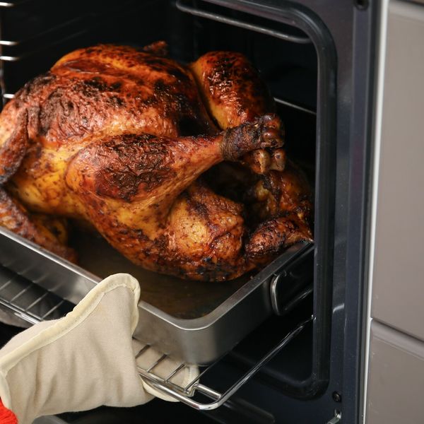 Podlijevati ili ne? Trik za savršeno pečenu puricu bez straha od presušenog mesa