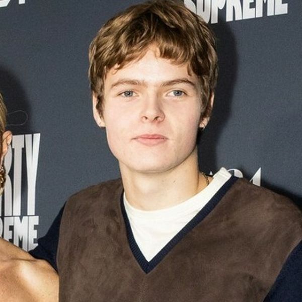 Znate li čiji je ovo sin? Prvi put se pojavio na crvenom tepihu sa slavnom majkom