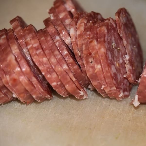 Što se događa s vašim krvnim tlakom kada redovito jedete suhomesnate proizvode?