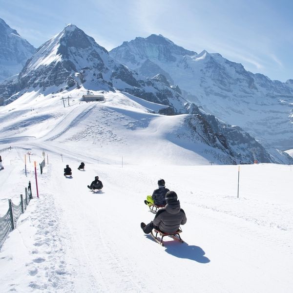 Pogledajte spust najdužom stazom za sanjkanje u Europi: 60 minuta sreće zbog kojih treba vući sanjke dva i pol sata po snijegu i vjetru