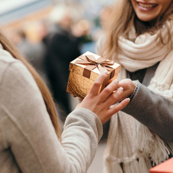 Božićni pokloni za najbolju prijateljicu koja vam je kao sestra