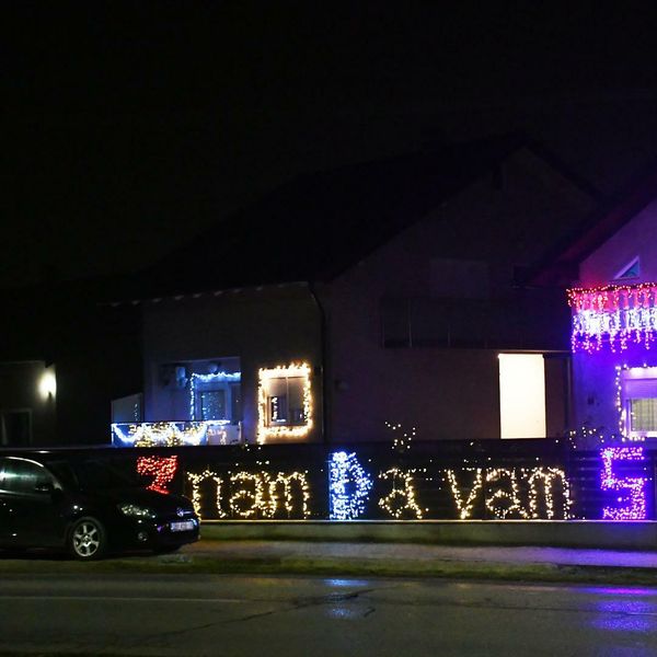 Lampicama ispisao ZDS