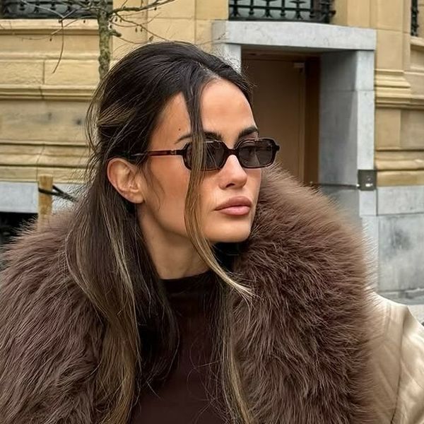 Adriana Ćaleta-Car u kimonu s vezom i umjetnim krznom