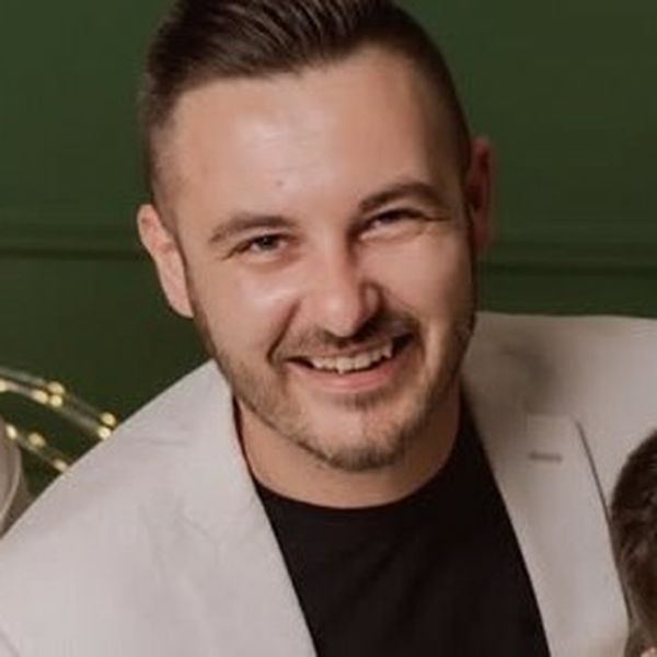 Stjepan Vukadin podijelio blagdanske fotografije s obitelji